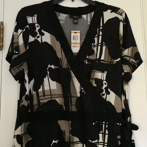 NWT Alfani Ink Blooms Faux Wrap Short Sleeves Dress - 3x - Picture 2 of 5